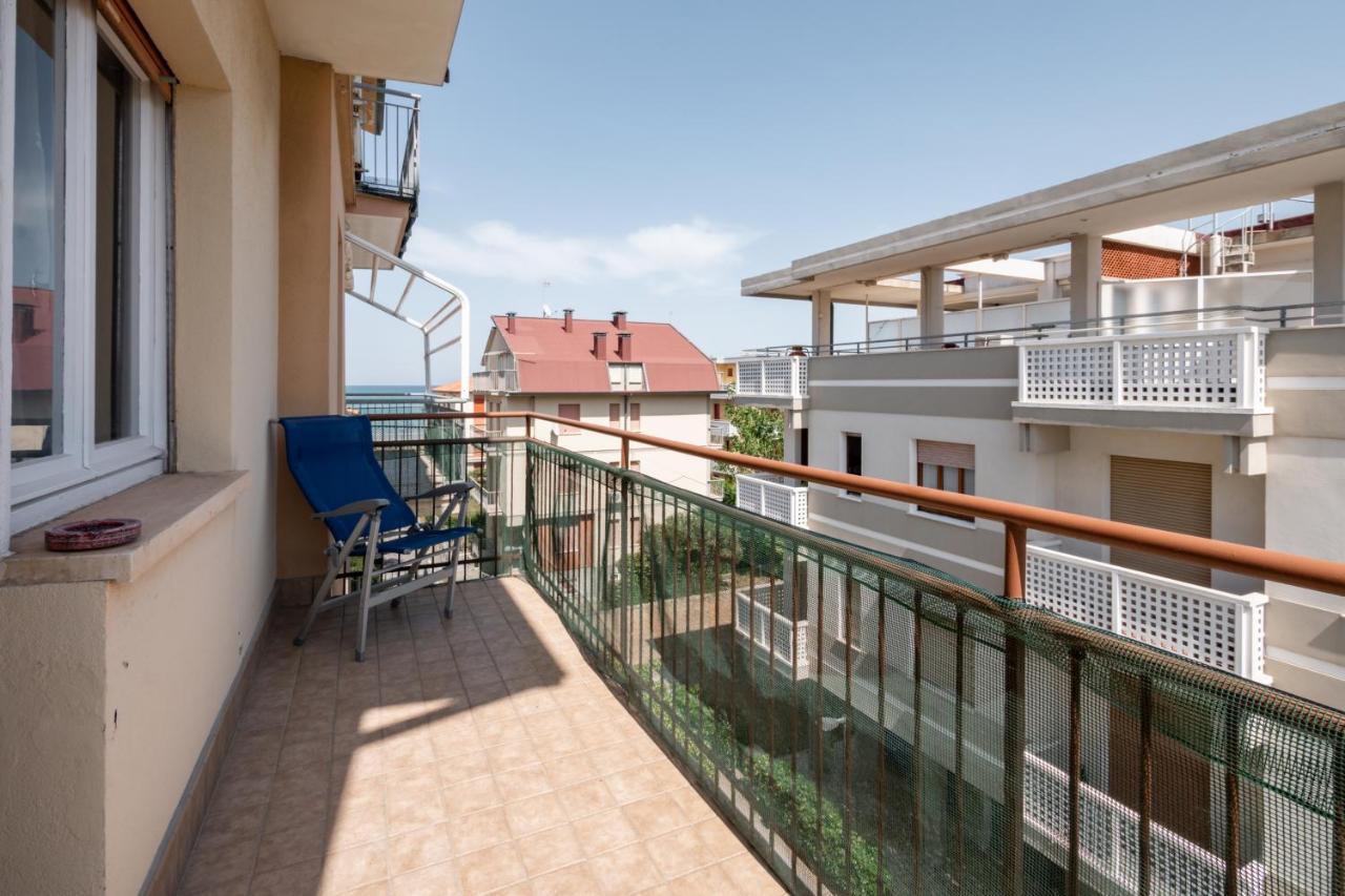 Apartamento La Casa Al Mare One Step From The Beach Fano Exterior foto